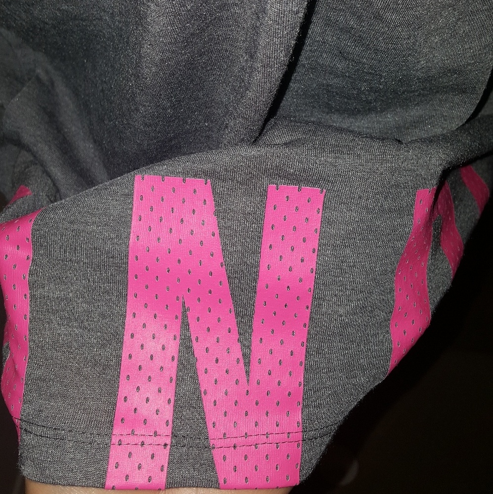 UA Training Top - Picture 5 of 5